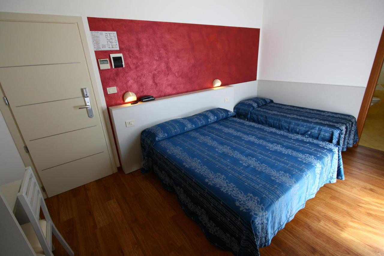 Hotel Arena Rimini Esterno foto