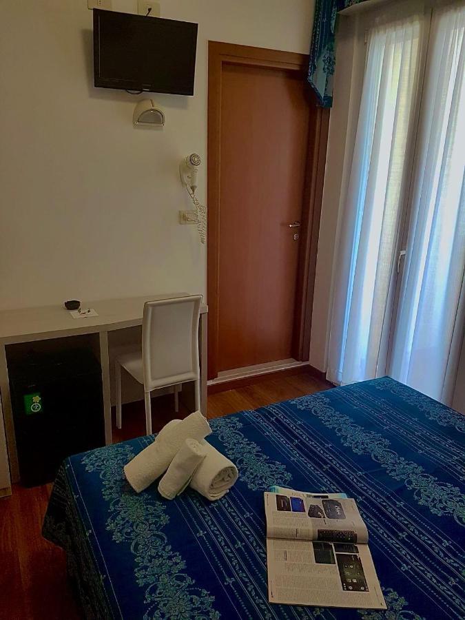Hotel Arena Rimini Esterno foto