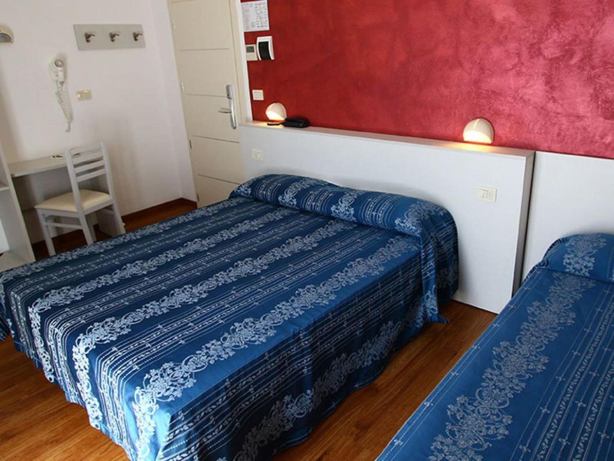 Hotel Arena Rimini Esterno foto